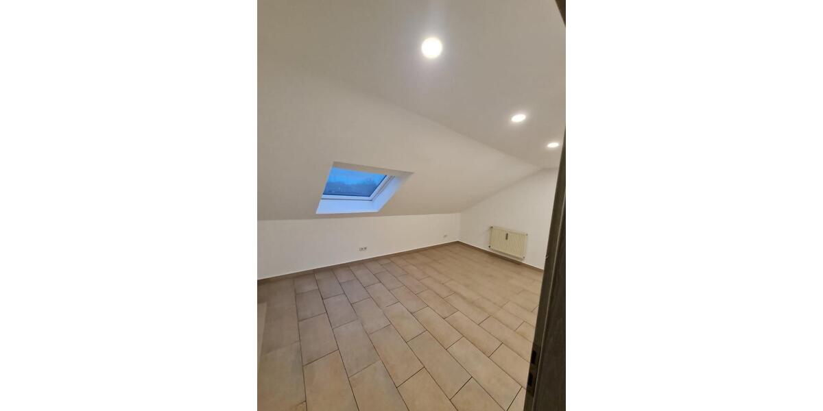 Dachgeschoßwohnung Duisburg Hamborn - 3 Zimmer, 93 m&sup2;, 950&euro; | Angebot:24612577