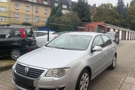 VW Passat 176.000 km 3.799 € Essen 45143