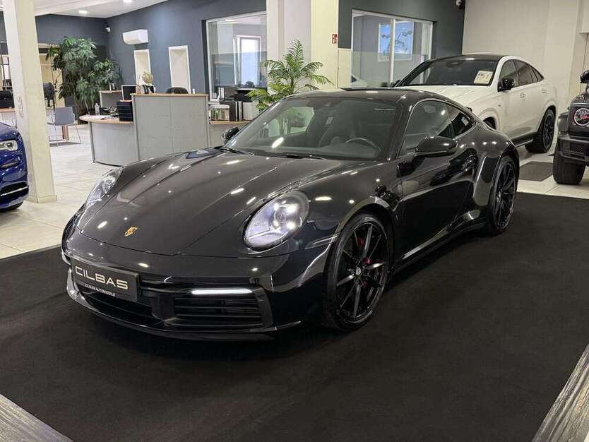 911