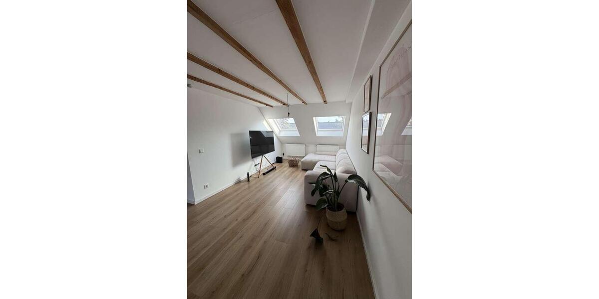 Dachgeschoßwohnung Duisburg Walsum - 2.5 Zimmer, 55 m&sup2;, 845&euro; | Angebot:25177745