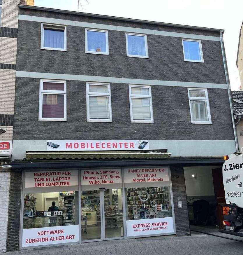Haus zum Kaufen in Krefeld Stadtmitte 690.000 € 290 m²