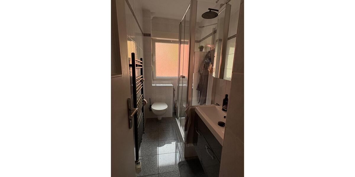 Etagenwohnung Duisburg Essenberg - 4 Zimmer, 100 m&sup2;, 190.000&euro; | Angebot:26115477