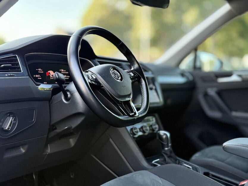 Tiguan R-Line / 4Motion / Pano / Kamera / AAC
