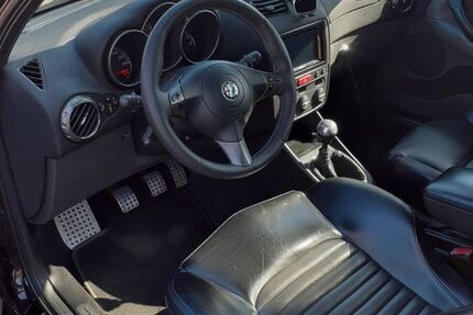 Alfa Romeo 147 212.500 km 14.800 &euro; Duisburg 47057