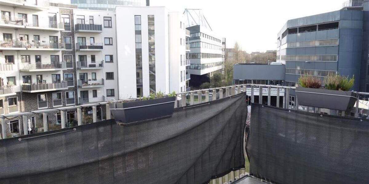 2 Zimmer Wohnung mit Fußbodenheizung und Balkon. EBK käuflich. Nur für eine Person geeignet. 2 zimmer