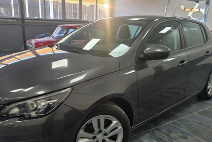 Peugeot 308 114.200 km 7.900 &euro; Neuss 41469