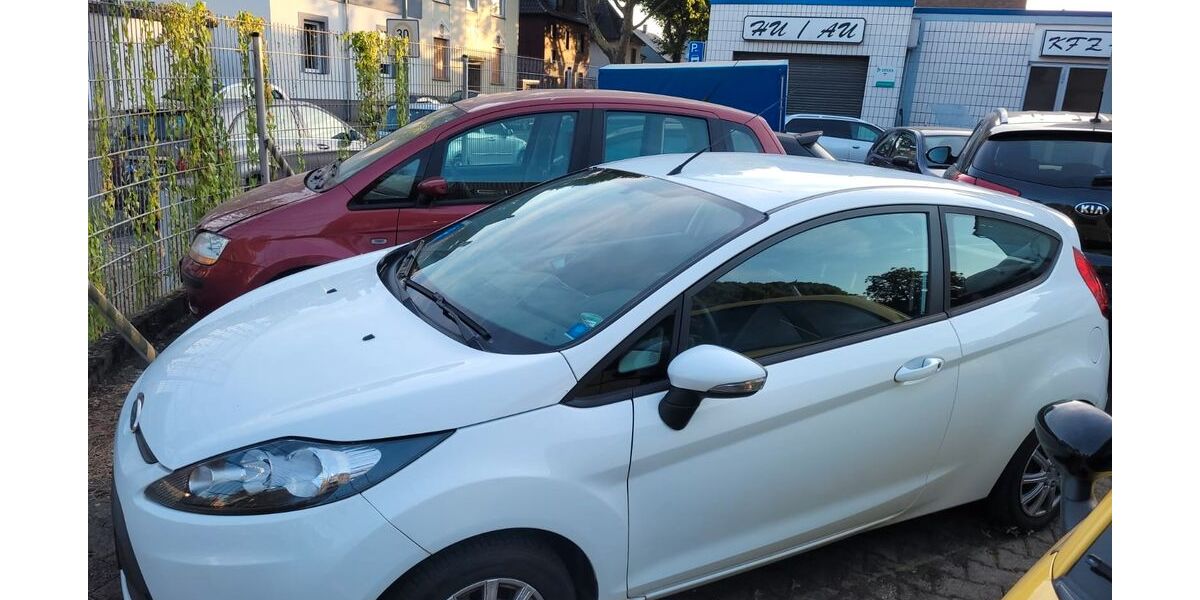 Ford Fiesta 98.260 km 3.700 &euro; Oberhausen 46149