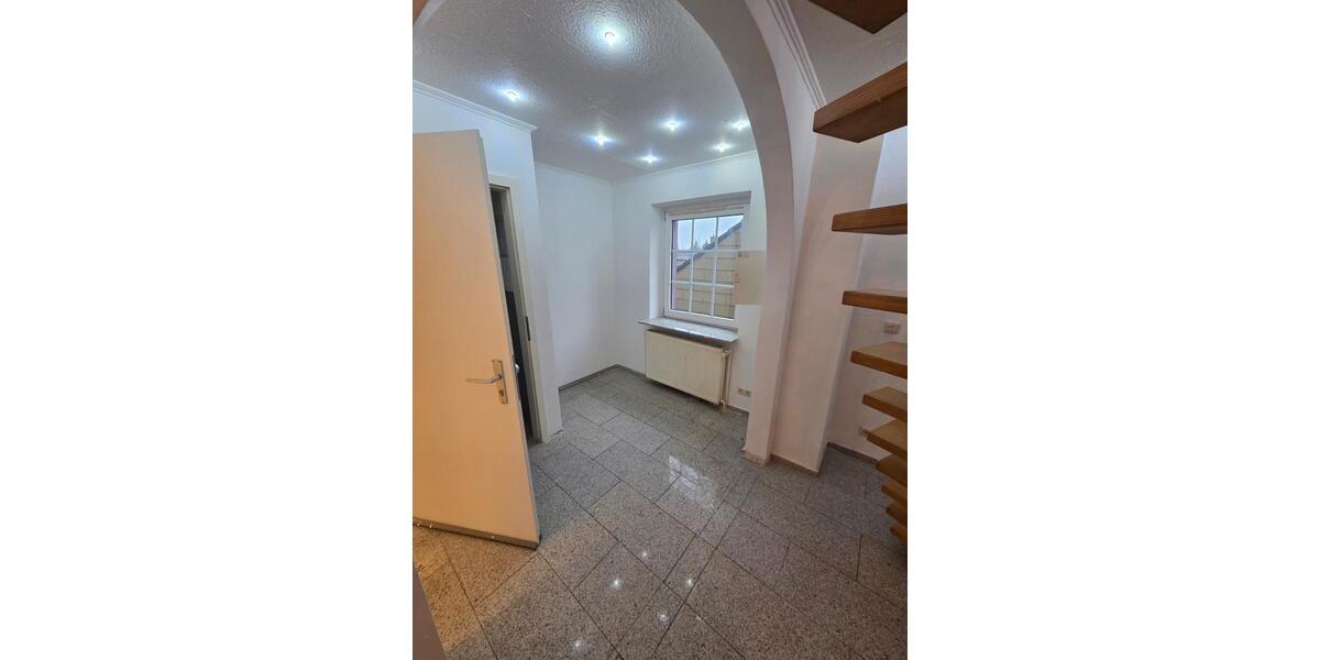 Dachgeschoßwohnung Gelsenkirchen Gelsenkirchen-West - 3.5 Zimmer, 80 m&sup2;, 560&euro; | Angebot:26382971