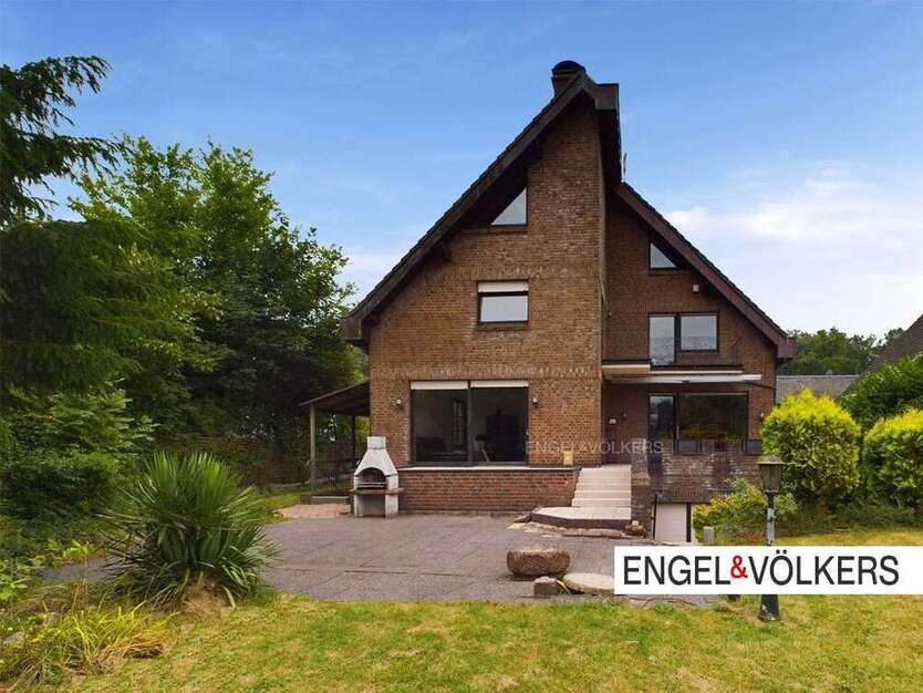 Haus zum Kaufen in Moers 595.000 € 304 m²