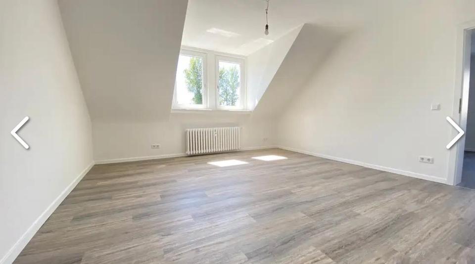 Dachgeschoßwohnung Essen Stadtbezirk V - 2.5 Zimmer, 71 m&sup2;, 689&euro; | Angebot:26337672