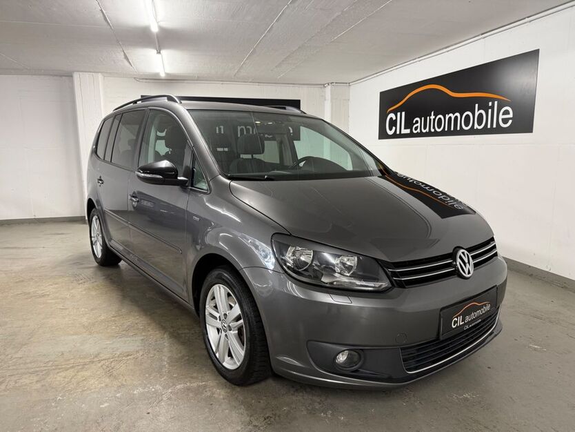 VW Touran 127.230 km 8.890 € Bottrop 46244