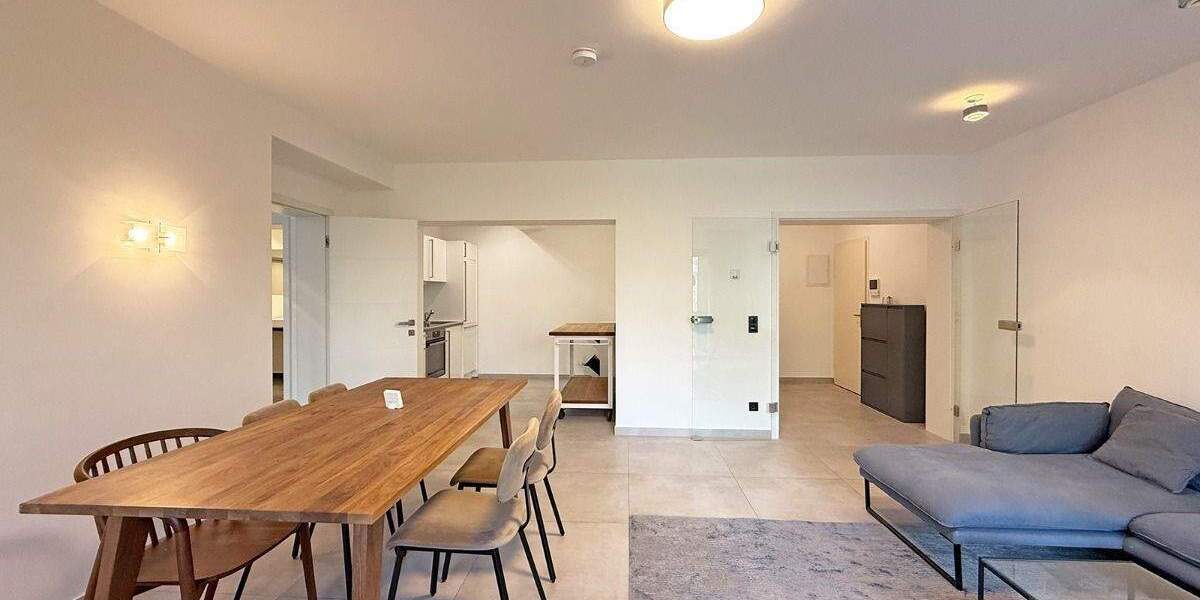 Etagenwohnung Düsseldorf Oberkassel - 2 Zimmer, 82 m&sup2;, 1.790&euro; | Angebot:24713021