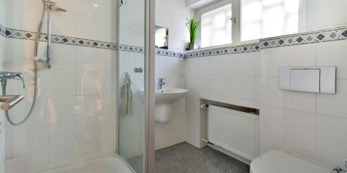 Einfamilienhaus Duisburg / Huckingen Huckingen - 7 Zimmer, 243 m&sup2;, 999.000&euro; | Angebot:25360366