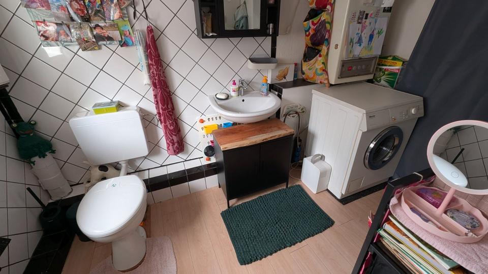 Dachgeschoßwohnung Duisburg Laar - 2.5 Zimmer, 58 m&sup2;, 110.000&euro; | Angebot:27080266