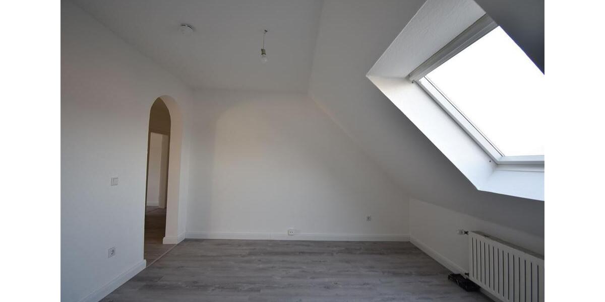 Dachgeschoßwohnung Duisburg Beeck - 2 Zimmer, 55 m&sup2;, 445&euro; | Angebot:17846157