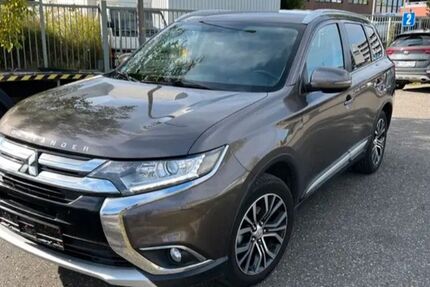 Mitsubishi Outlander 248.000 km 8.899 &euro; duisburg 47137