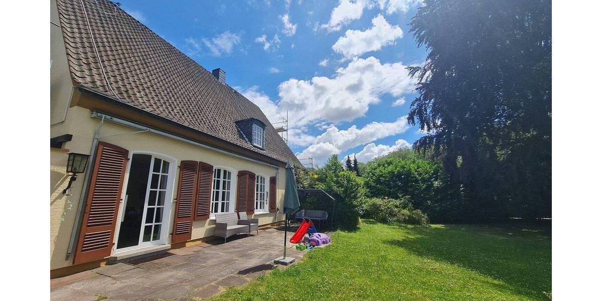 Einfamilienhaus Duisburg Hochemmerich - 9 Zimmer, 220 m&sup2;, 657.000&euro; | Angebot:26900580