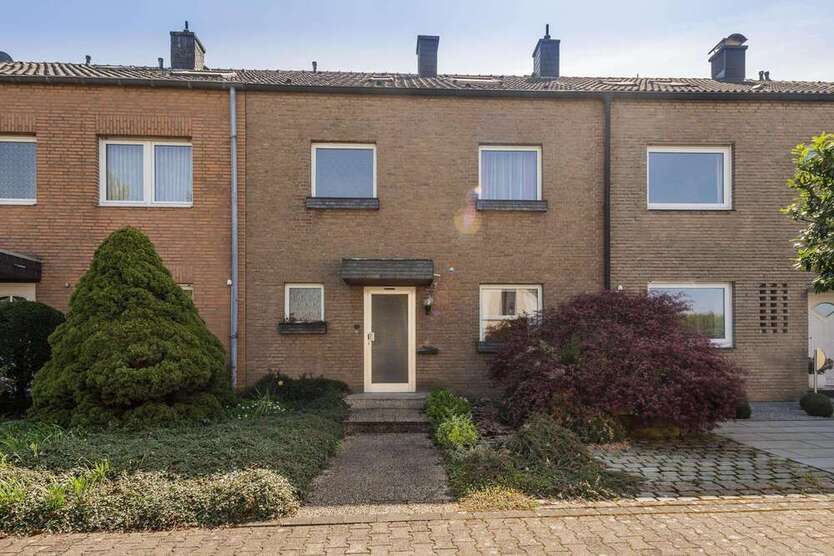 Haus zum Kaufen in Neuss 369.000 € 119 m²