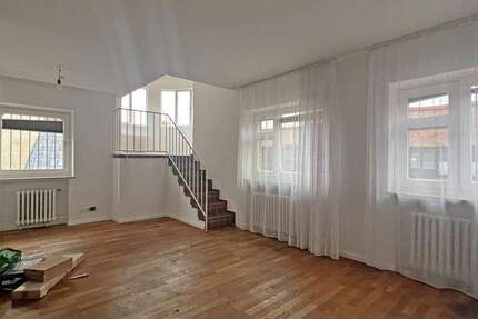 Immobilien Richter: Vielseitiges Wohn- und Gewerbeensemble mit besonderem Charakter 5 zimmer