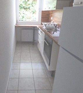 EXKLUSIV KOMPLETT MÖBLIERT EINBAUKÜCHE SANIERTES BAD GROßER BALKON LAMINAT 1. ETAGE WERSTENUNINÄHE 2 zimmer