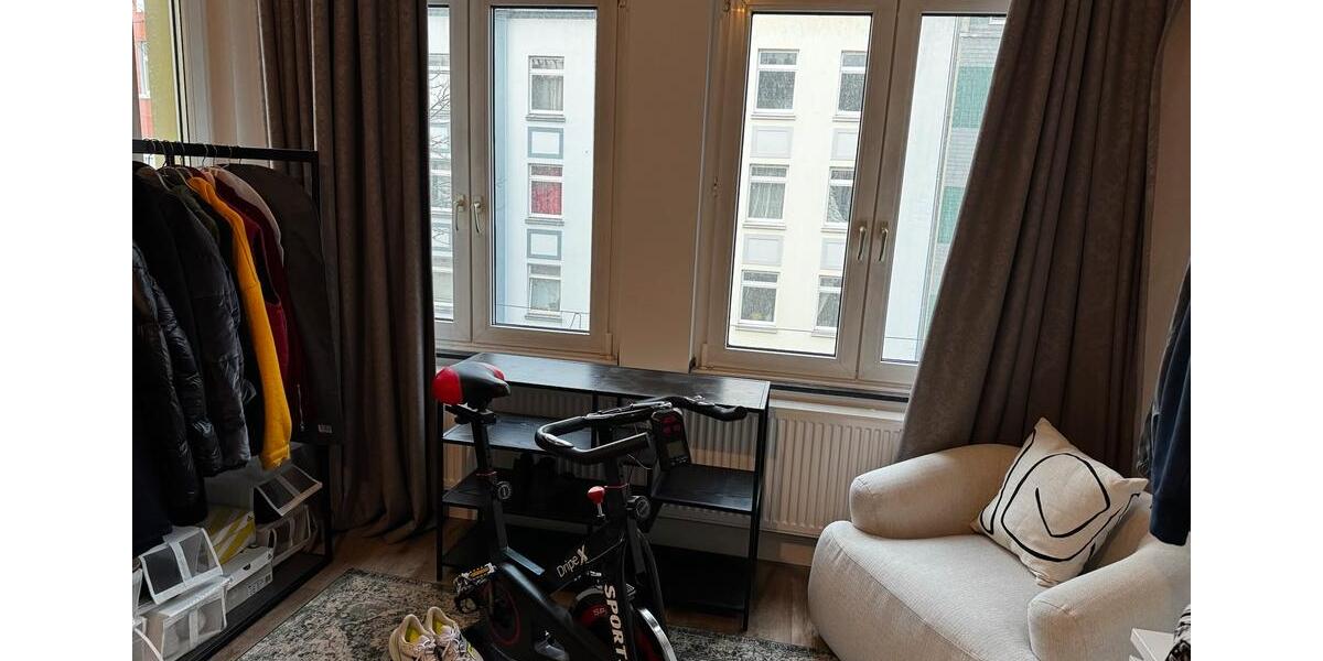 Etagenwohnung Düsseldorf Oberbilk - 1 Zimmer, 84 m&sup2;, 900&euro; | Angebot:24495233