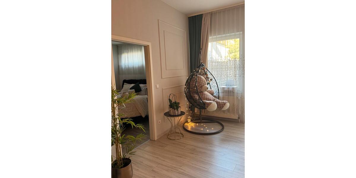 Erdgeschoßwohnung Krefeld - 4 Zimmer, 150 m&sup2;, 1.610&euro; | Angebot:26286786
