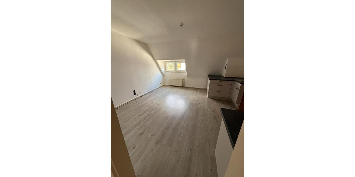 Dachgeschoßwohnung Heiligenhaus - 2 Zimmer, 50 m&sup2;, 500&euro; | Angebot:24689622