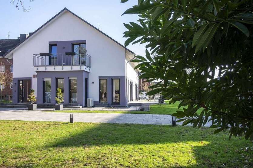 Haus zum Kaufen in Korschenbroich 1.200.000 € 248 m²