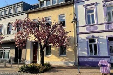 Haus Meerbusch - 7 Zimmer, 227 m&sup2;, 2.200&euro; | Angebot:25245980