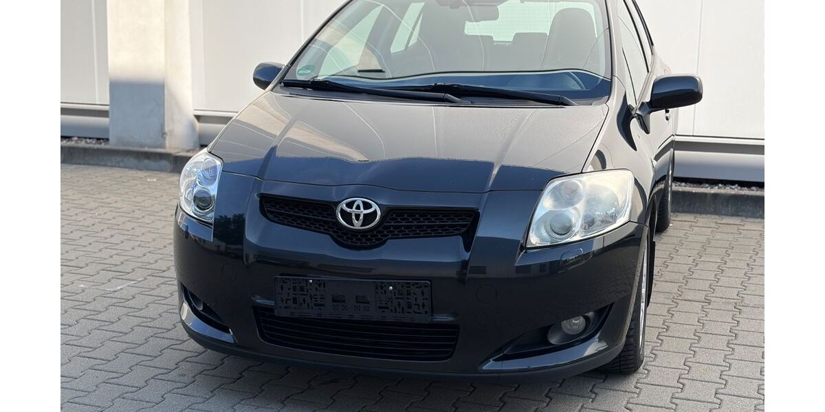 Toyota Auris 199.998 km 3.790 &euro; Düsseldorf - Bezirk 8 40231