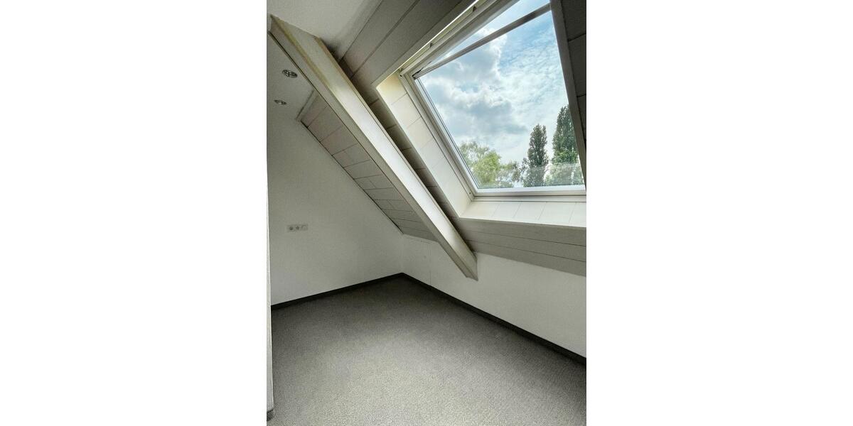 Dachgeschoßwohnung Düsseldorf Stadtbezirk 3 - 1 Zimmer, 45 m&sup2;, 530&euro; | Angebot:24982486