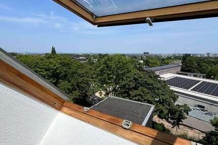 Haus zum Kaufen in Essen 710.500 € 390 m²