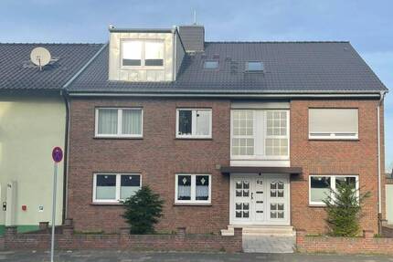 Erstbezug nach Sanierung - Großzügige 2,5 Zimmer Wohnung mit Kellerraum 3 zimmer