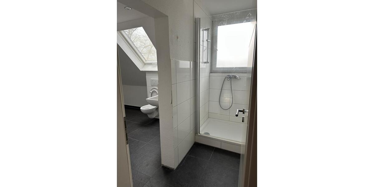 Dachgeschoßwohnung Krefeld Benrad - 2 Zimmer, 80 m&sup2;, 700&euro; | Angebot:26350529