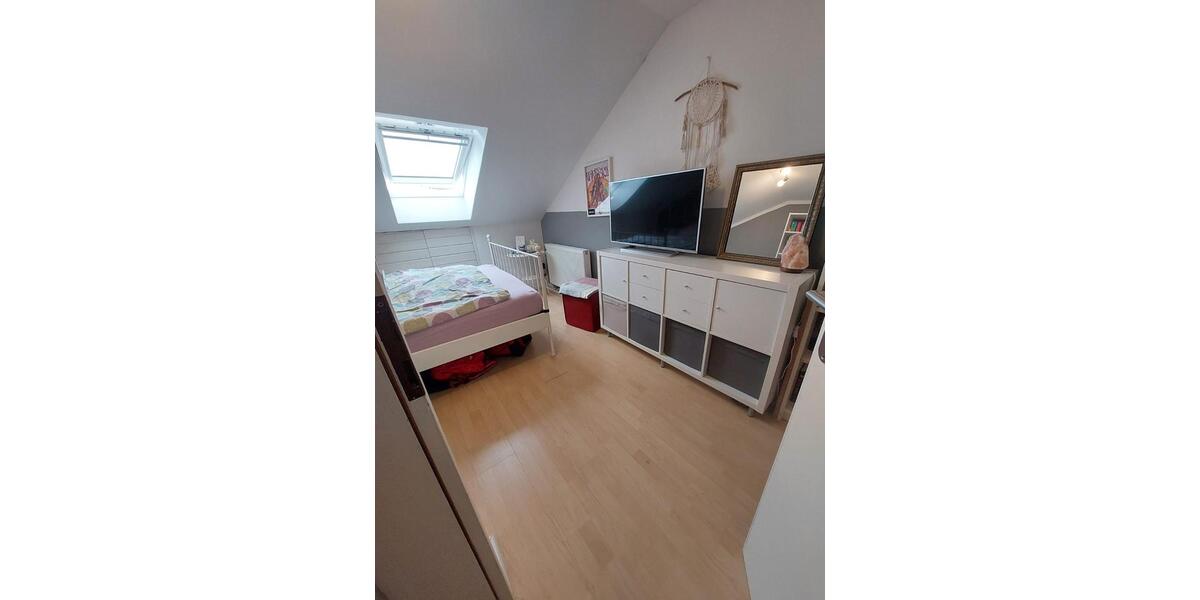 Reihenhaus Hünxe - 7 Zimmer, 250 m&sup2;, 2.200&euro; | Angebot:26295244