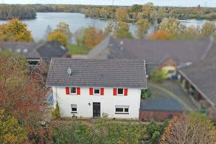 Haus Duisburg Baerl - 8 Zimmer, 275 m&sup2;, 450.000&euro; | Angebot:27023421