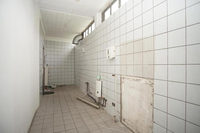 ~ Sanierungsbedürftige Gaststätte FREI ~ zimmer