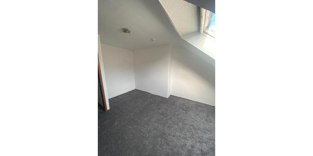 Dachgeschoßwohnung Duisburg Duisburg-Mitte - 2 Zimmer, 65 m&sup2;, 450&euro; | Angebot:26262987