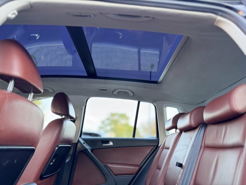 Tiguan Sport & Style / Allrad/ Automatik / Leder