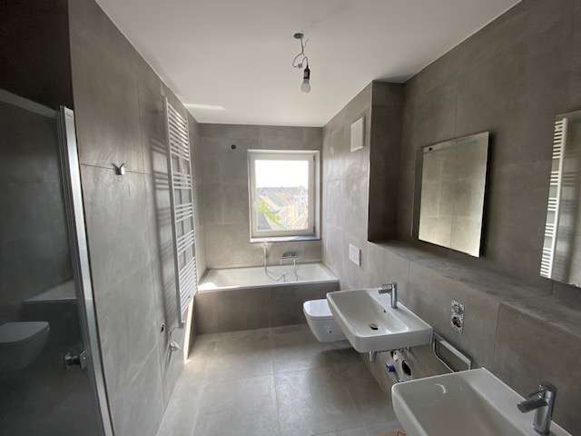 Wohnung zum Mieten in Velbert 1.400 € 118 m² 3 zimmer