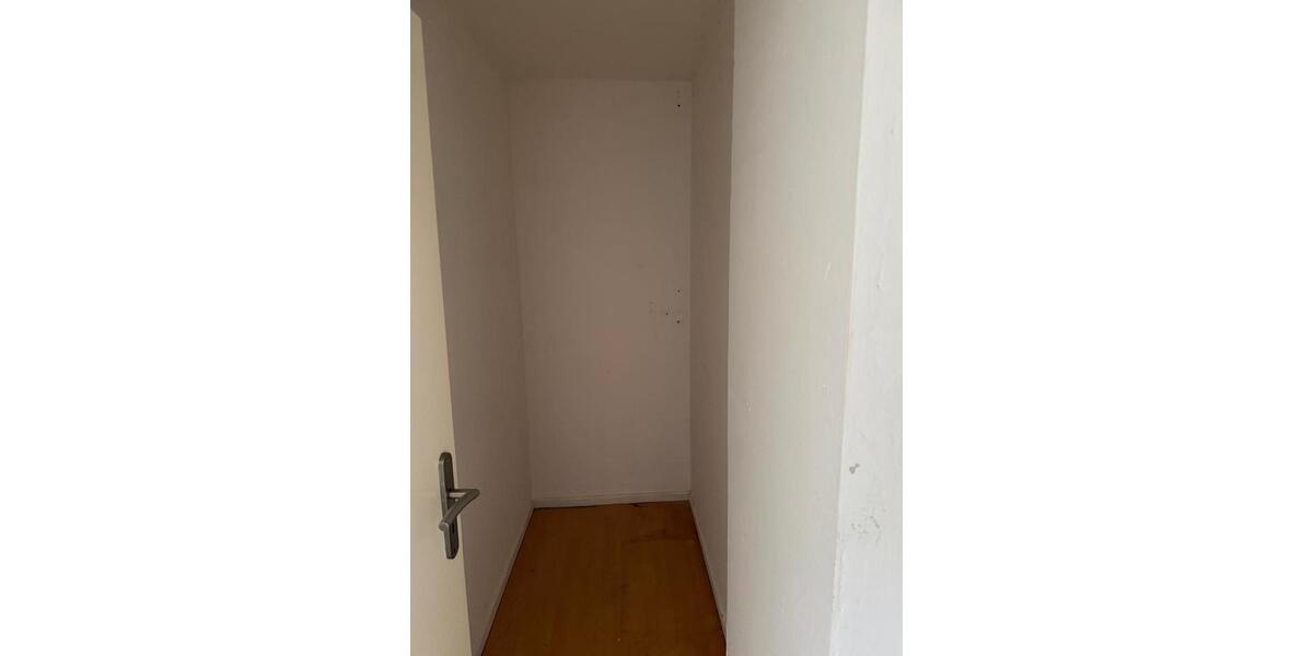 Etagenwohnung Duisburg Essenberg - 2 Zimmer, 65 m&sup2;, 380&euro; | Angebot:25646850