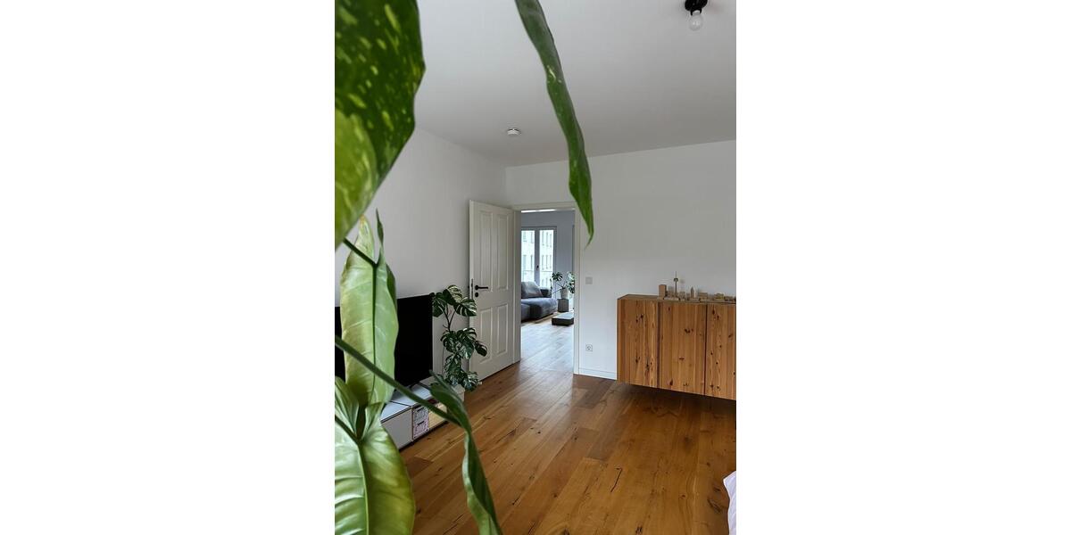 Etagenwohnung Essen Stadtkern - 2 Zimmer, 83 m&sup2;, 960&euro; | Angebot:25261449
