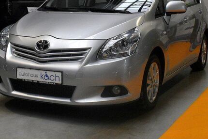 Toyota Verso 100.000 km 9.990 &euro; Neukirchen-Vluyn 47506