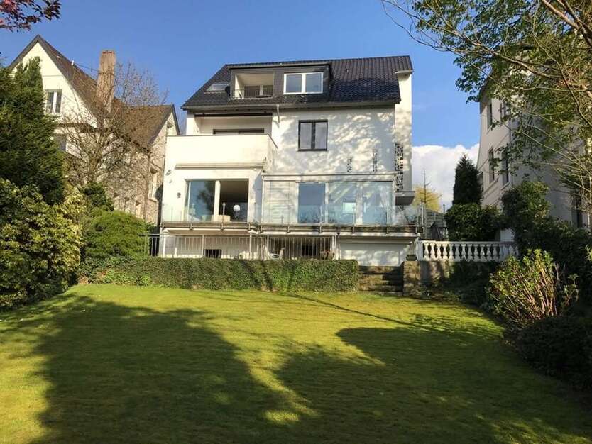 Haus zum Kaufen in Mülheim an der Ruhr 995.000 € 330 m²