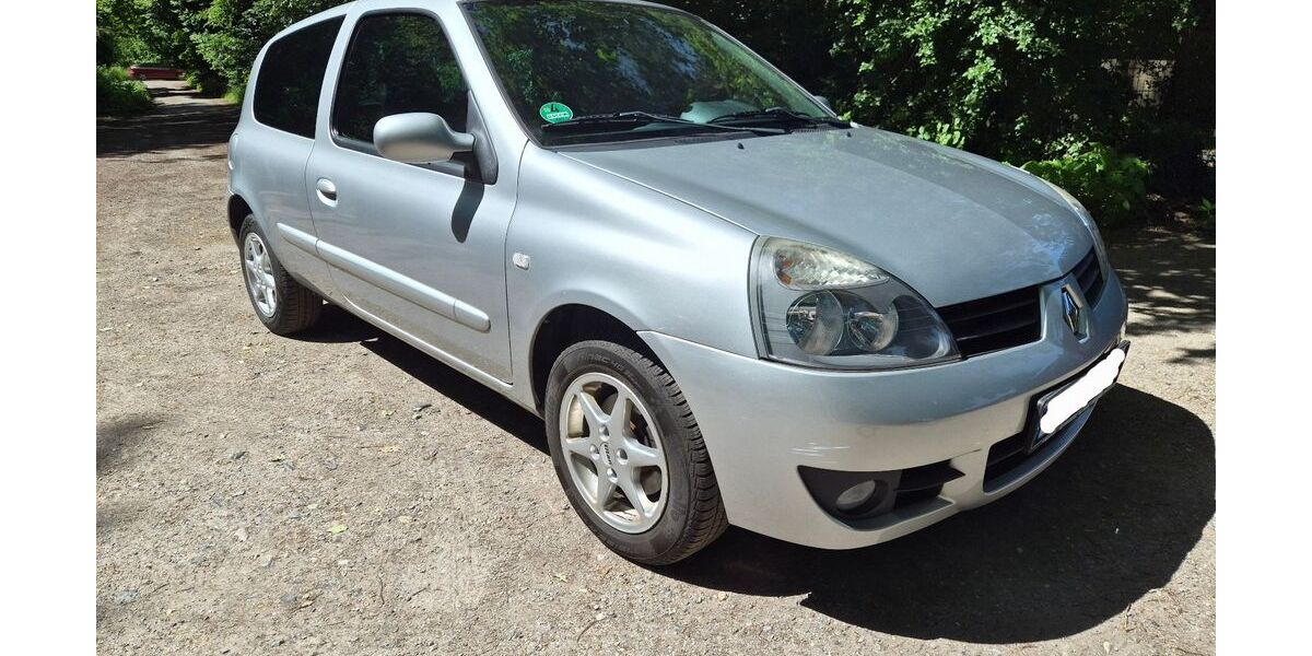 Renault Clio 121.679 km 1.950 &euro; Dorsten 46282