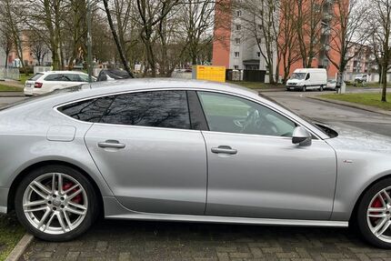 Audi A7 178.000 km 18.490 &euro; Düsseldorf 40231
