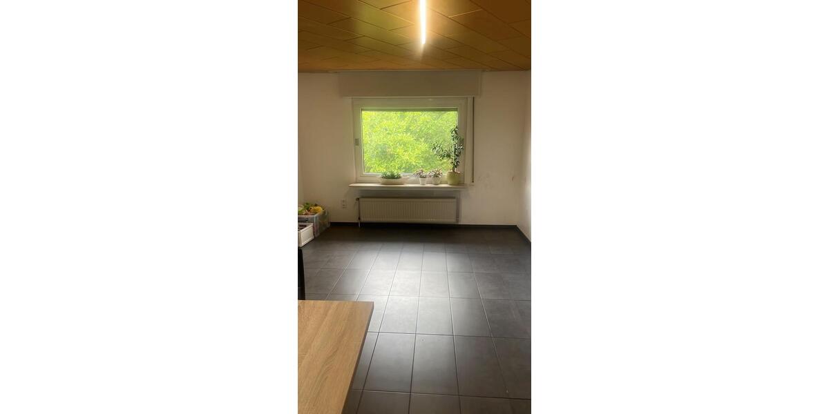 Erdgeschoßwohnung Duisburg Huckingen - 4 Zimmer, 95 m&sup2;, 1.200&euro; | Angebot:25235977