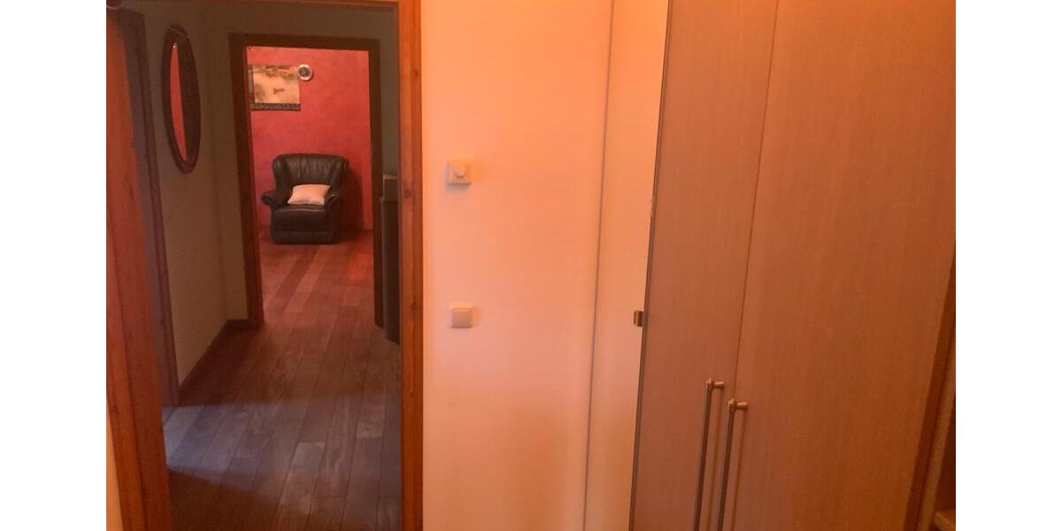 Dachgeschoßwohnung Neuss Gnadental - 5 Zimmer, 177 m&sup2;, 2.250&euro; | Angebot:26384336