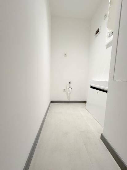 Etagenwohnung Oberhausen Altstadt-Süd - 2 Zimmer, 127 m&sup2;, 1.050&euro; | Angebot:26929888