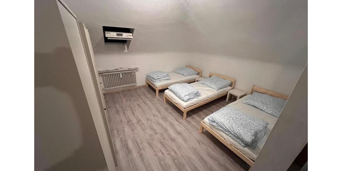 Dachgeschoßwohnung Neuss - 3 Zimmer, 60 m&sup2;, 850&euro; | Angebot:26248871
